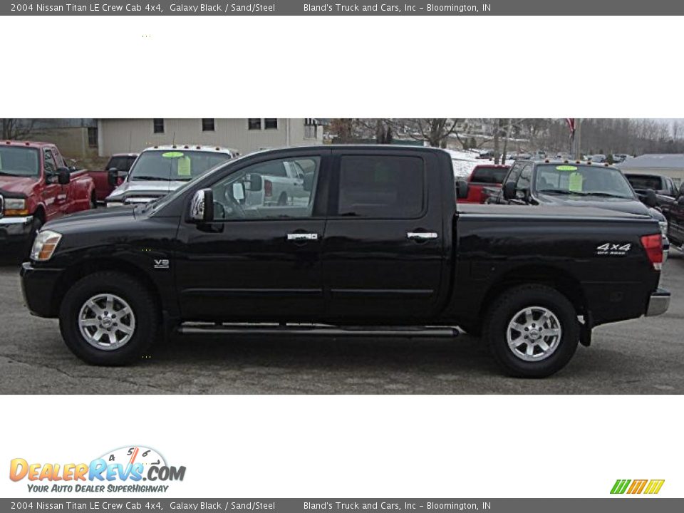 2004 Nissan Titan LE Crew Cab 4x4 Galaxy Black / Sand/Steel Photo #22