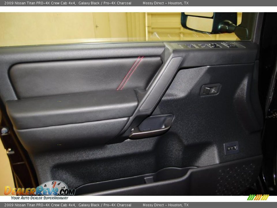 Door Panel of 2009 Nissan Titan PRO-4X Crew Cab 4x4 Photo #10