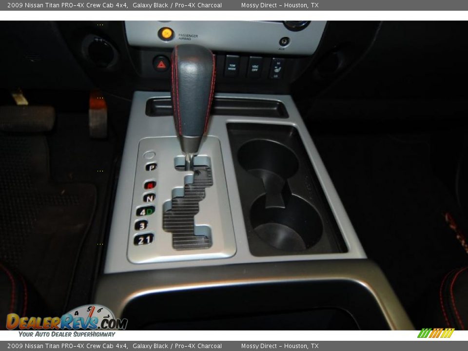2009 Nissan Titan PRO-4X Crew Cab 4x4 Shifter Photo #22