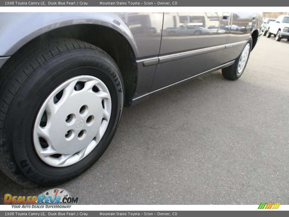 1998 Toyota Camry LE Dusk Blue Pearl / Gray Photo #27