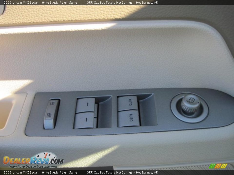 2009 Lincoln MKZ Sedan White Suede / Light Stone Photo #18