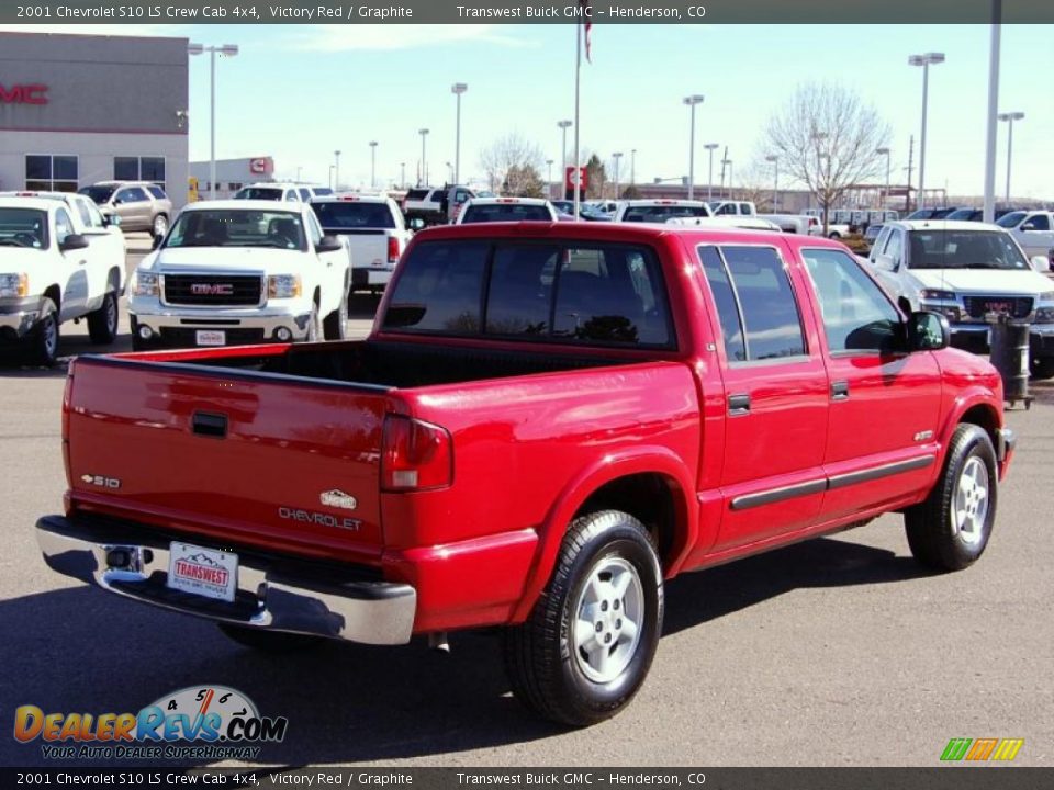 Victory Red 2001 Chevrolet S10 LS Crew Cab 4x4 Photo #3