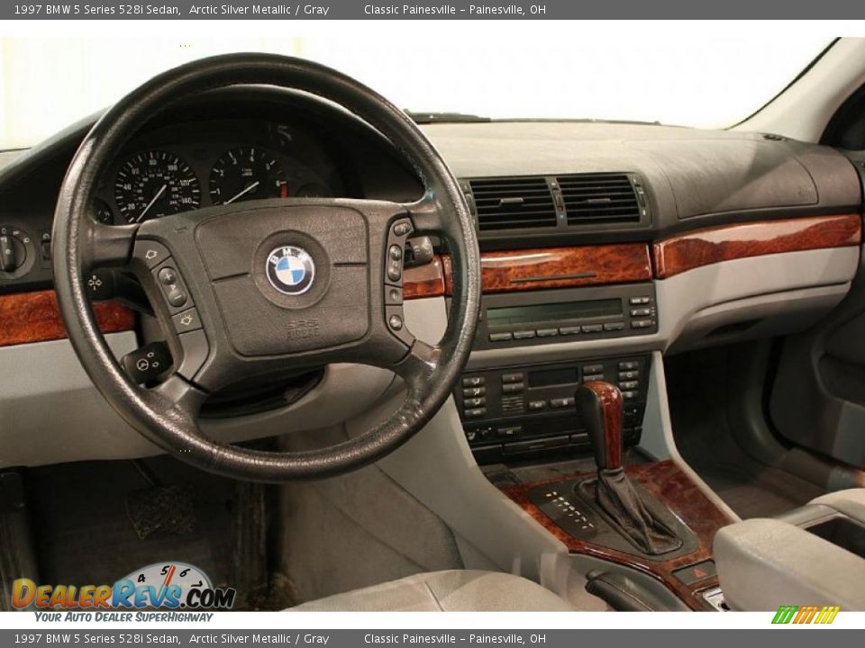 Dashboard of 1997 BMW 5 Series 528i Sedan Photo #9