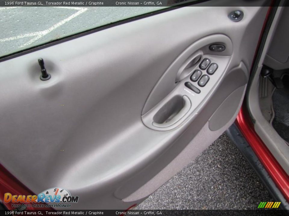 Door Panel of 1996 Ford Taurus GL Photo #10