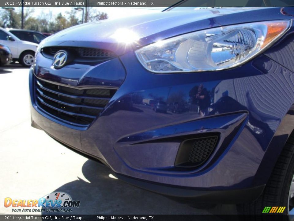 2011 Hyundai Tucson GLS Iris Blue / Taupe Photo #9