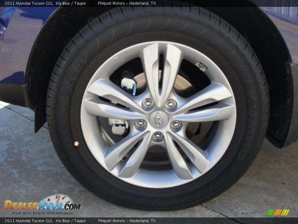 2011 Hyundai Tucson GLS Wheel Photo #10