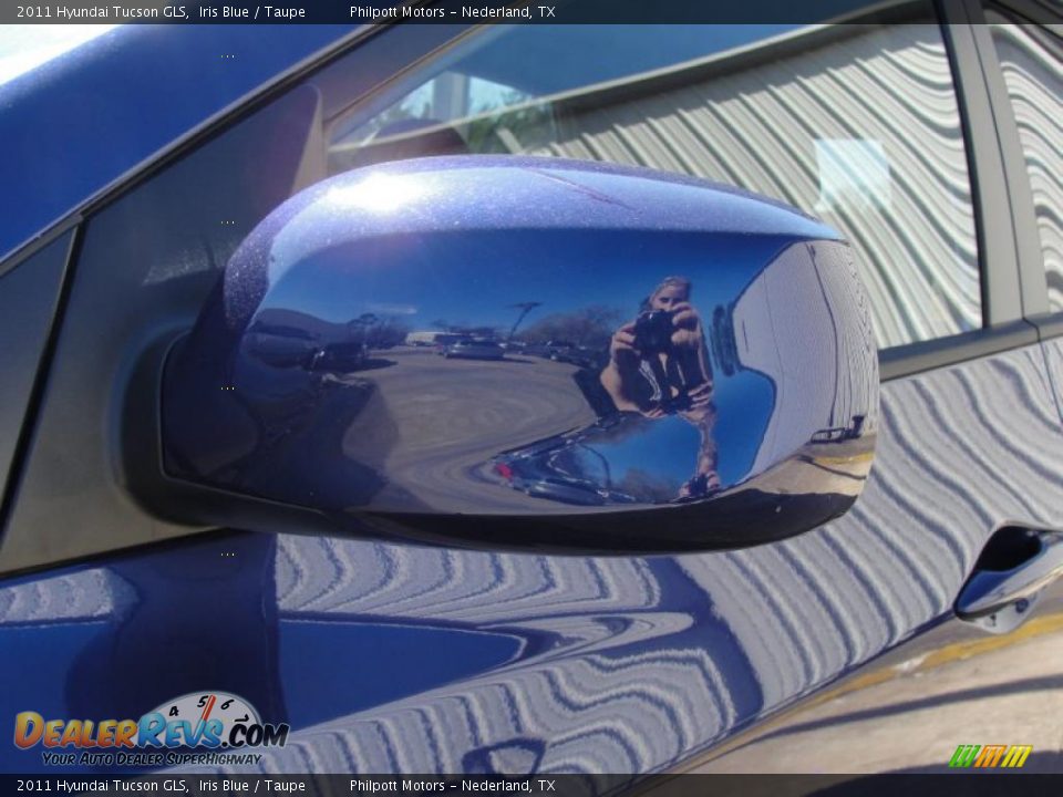 2011 Hyundai Tucson GLS Iris Blue / Taupe Photo #11