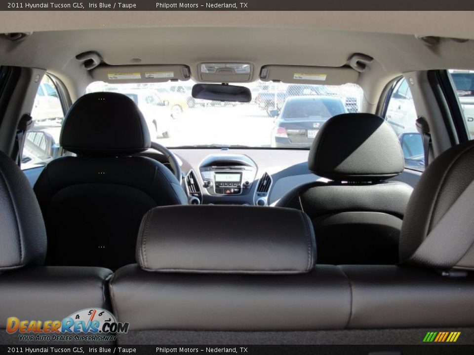 2011 Hyundai Tucson GLS Iris Blue / Taupe Photo #18
