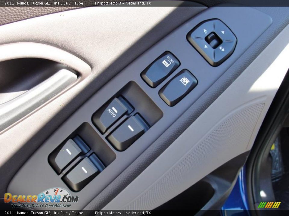 2011 Hyundai Tucson GLS Iris Blue / Taupe Photo #23
