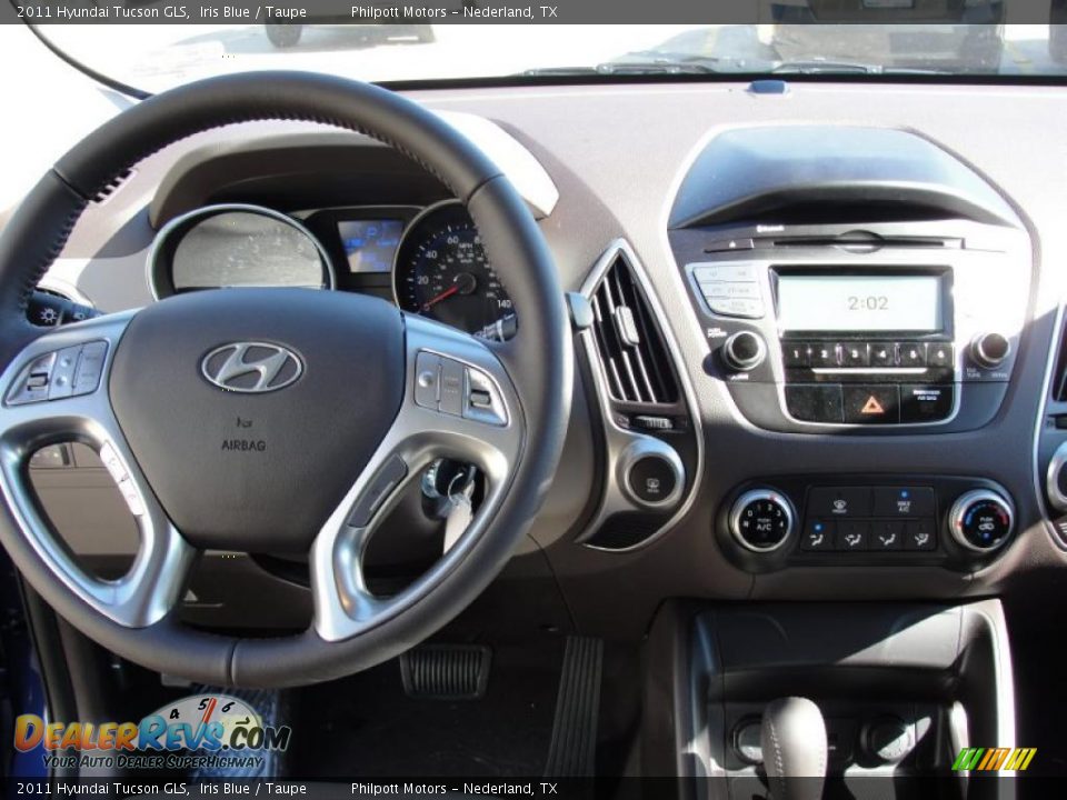 Dashboard of 2011 Hyundai Tucson GLS Photo #26