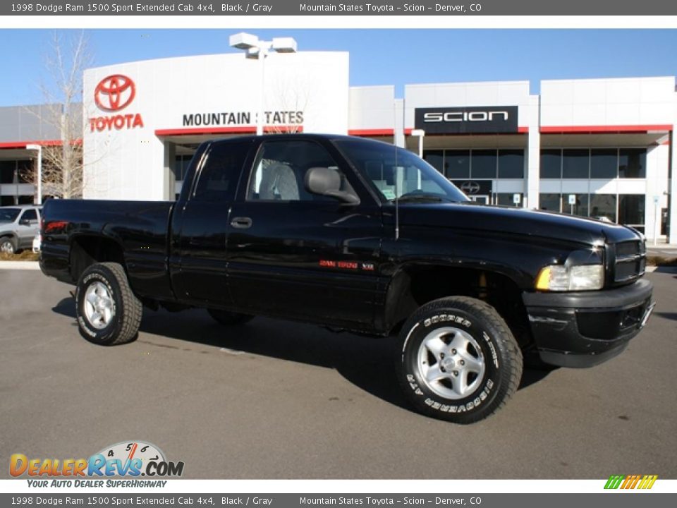 1998 Dodge Ram 1500 Sport Extended Cab 4x4 Black / Gray Photo #1