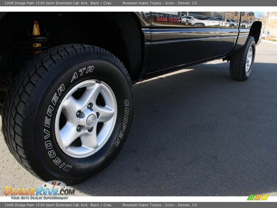 1998 Dodge Ram 1500 Sport Extended Cab 4x4 Black / Gray Photo #26