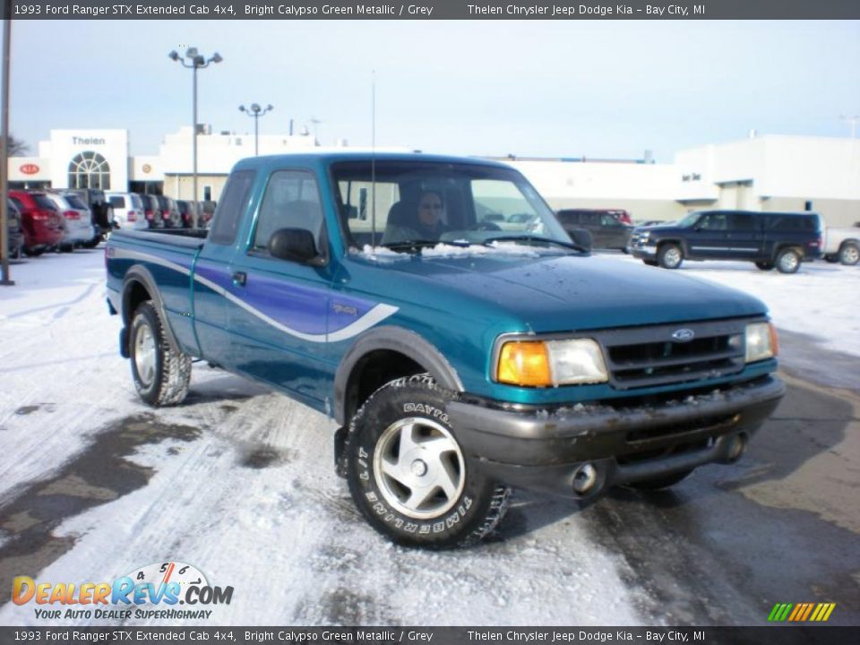 1993 Ford Ranger STX Extended Cab 4x4 Bright Calypso Green Metallic / Grey Photo #3