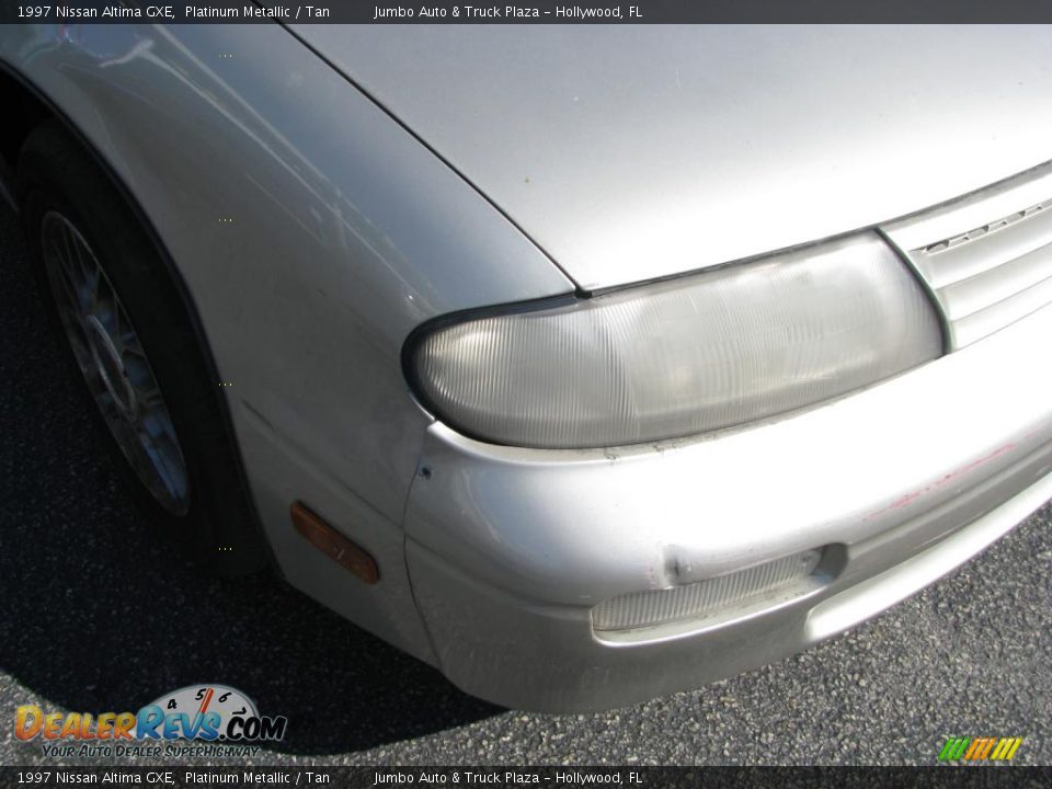 1997 Nissan Altima GXE Platinum Metallic / Tan Photo #2