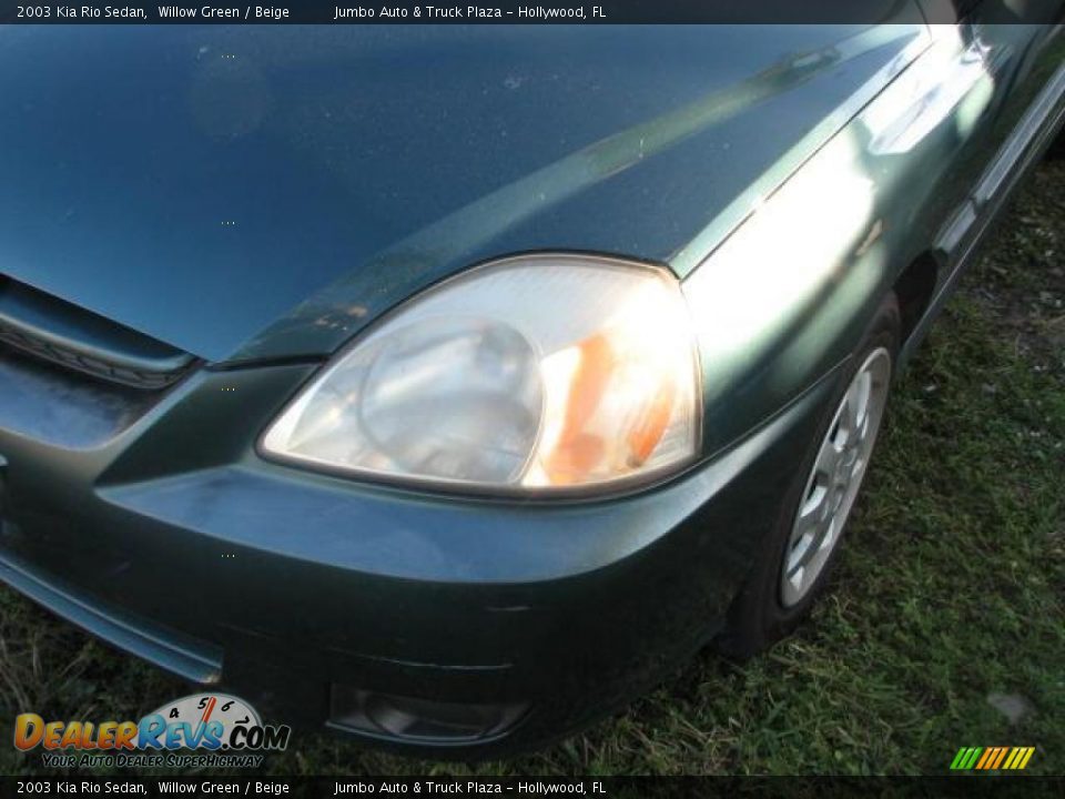 2003 Kia Rio Sedan Willow Green / Beige Photo #4