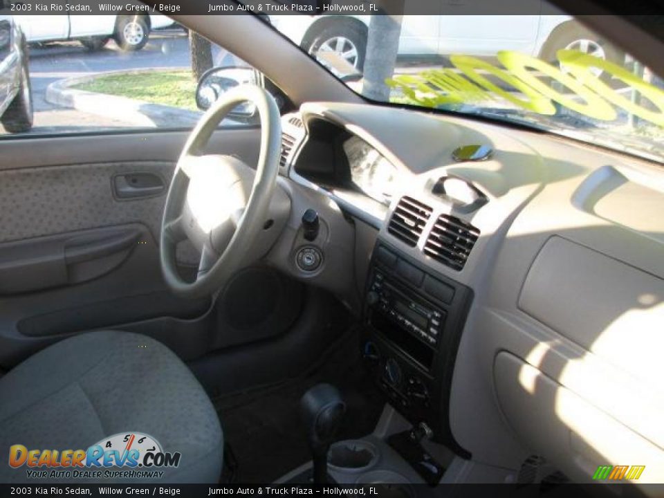 2003 Kia Rio Sedan Willow Green / Beige Photo #12