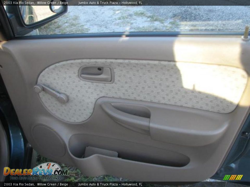 2003 Kia Rio Sedan Willow Green / Beige Photo #15