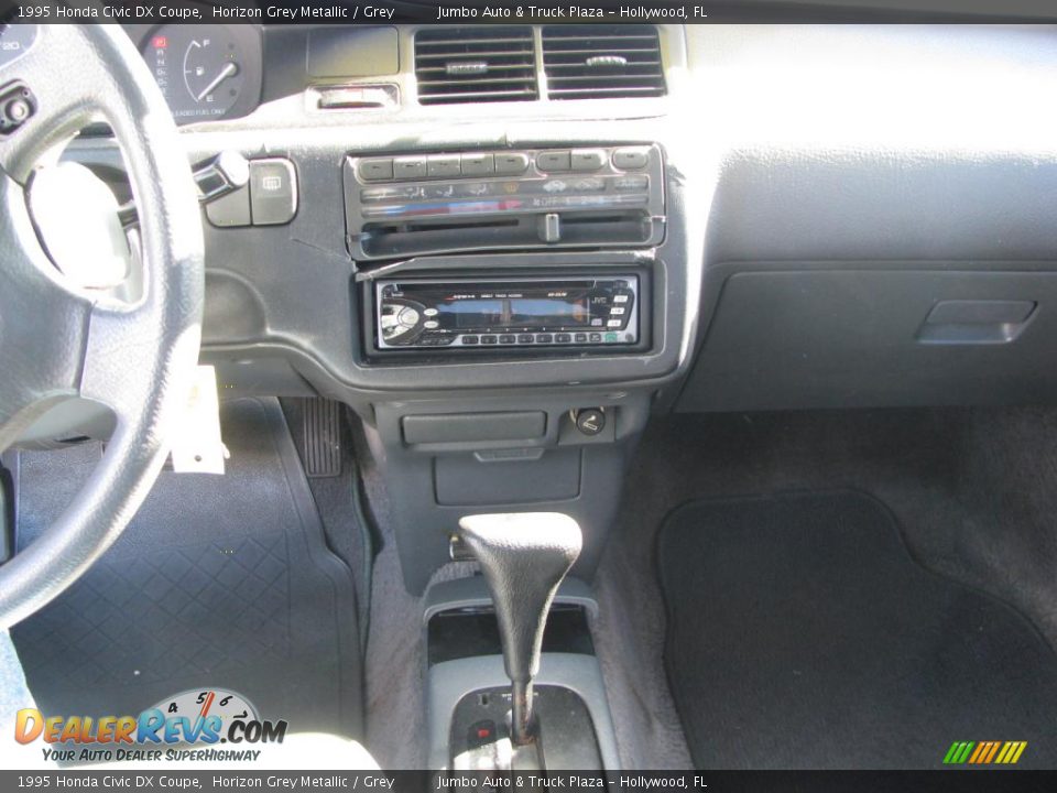 1995 Honda Civic DX Coupe Horizon Grey Metallic / Grey Photo #15