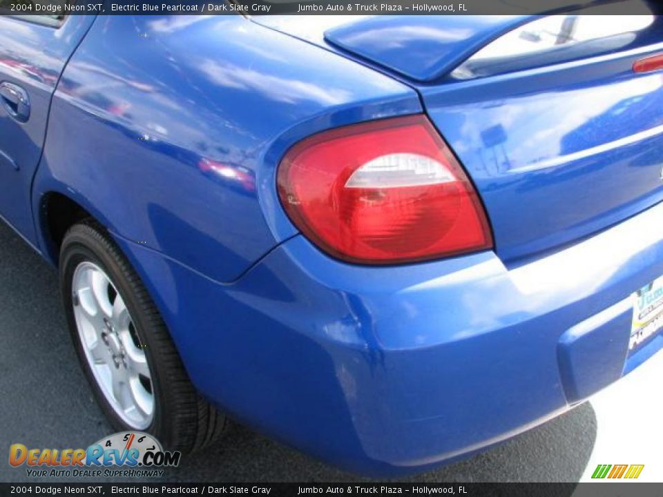 2004 Dodge Neon SXT Electric Blue Pearlcoat / Dark Slate Gray Photo #8