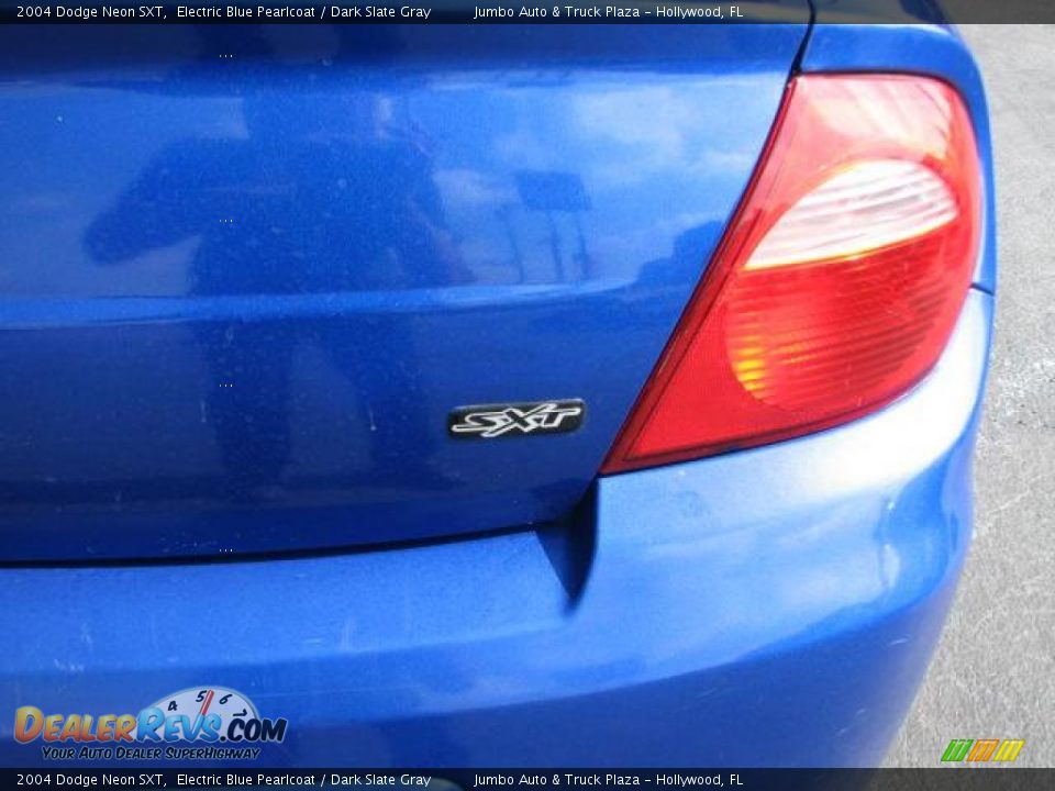 2004 Dodge Neon SXT Electric Blue Pearlcoat / Dark Slate Gray Photo #10