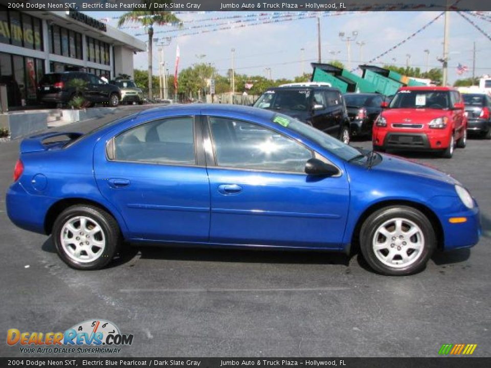 2004 Dodge Neon SXT Electric Blue Pearlcoat / Dark Slate Gray Photo #13