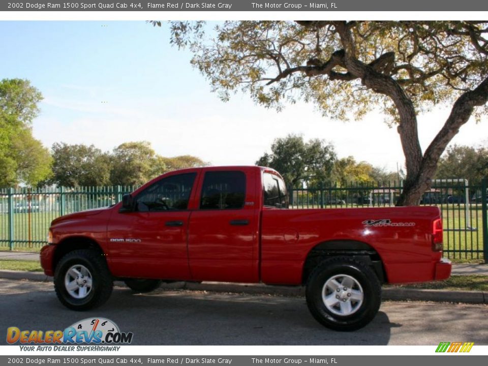 2002 Dodge Ram 1500 Sport Quad Cab 4x4 Flame Red / Dark Slate Gray Photo #4