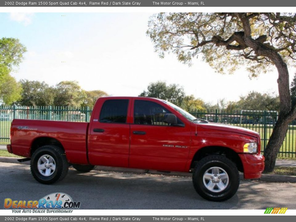 2002 Dodge Ram 1500 Sport Quad Cab 4x4 Flame Red / Dark Slate Gray Photo #10