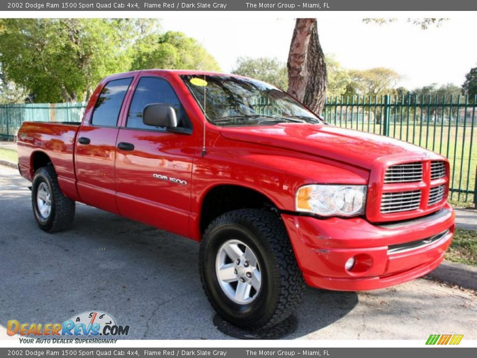 2002 Dodge Ram 1500 Sport Quad Cab 4x4 Flame Red / Dark Slate Gray Photo #12