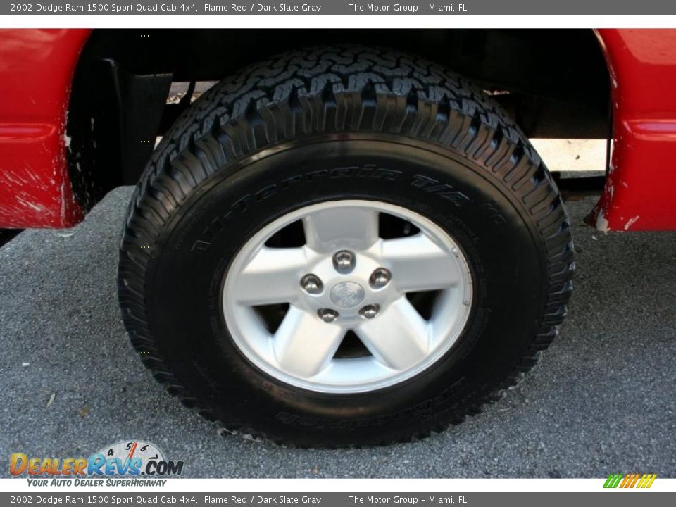 2002 Dodge Ram 1500 Sport Quad Cab 4x4 Flame Red / Dark Slate Gray Photo #17