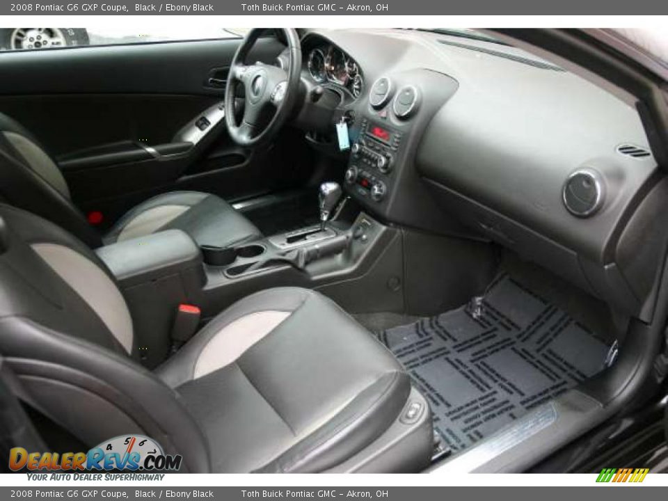 Dashboard of 2008 Pontiac G6 GXP Coupe Photo #20