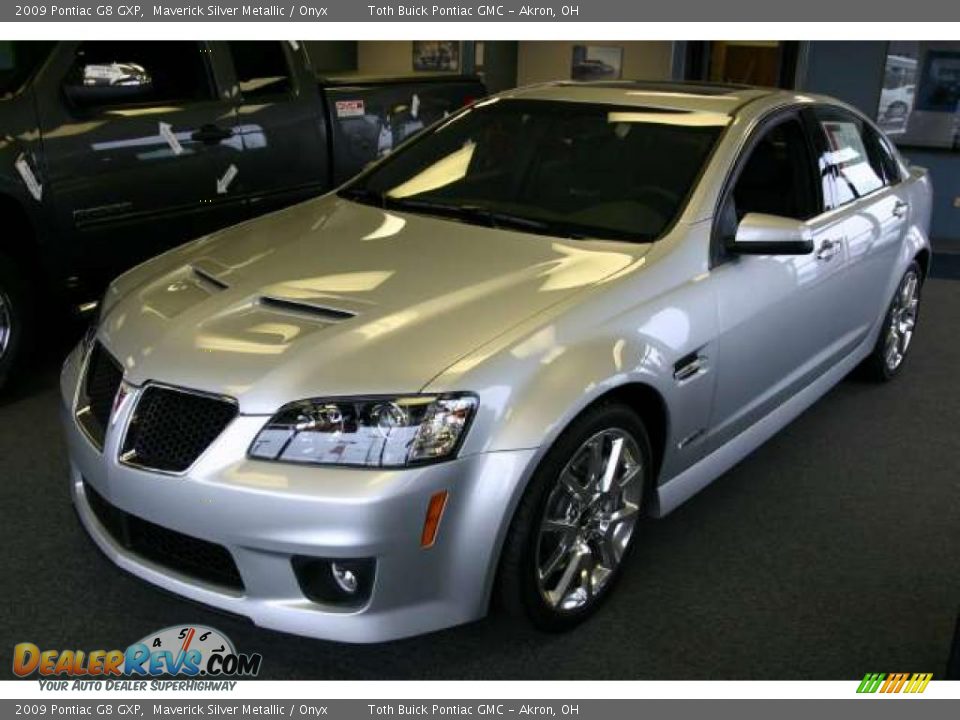 Front 3/4 View of 2009 Pontiac G8 GXP Photo #4