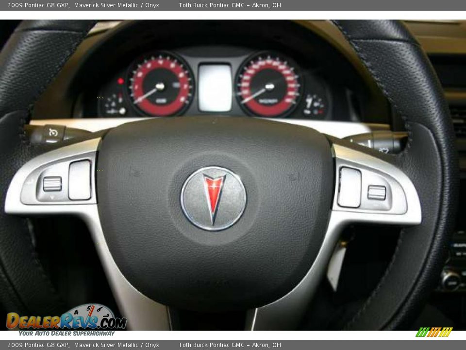 Controls of 2009 Pontiac G8 GXP Photo #9