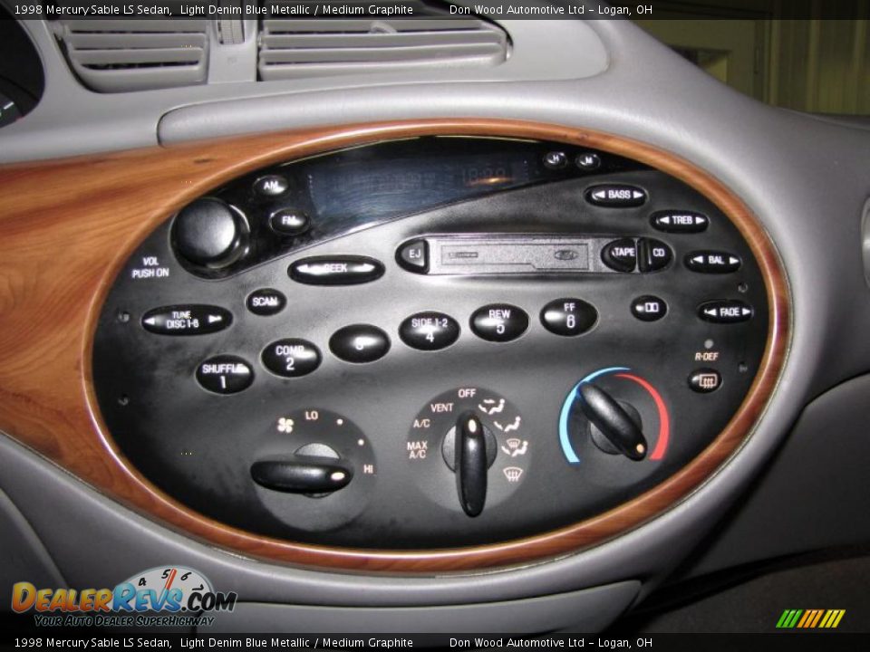 Controls of 1998 Mercury Sable LS Sedan Photo #19