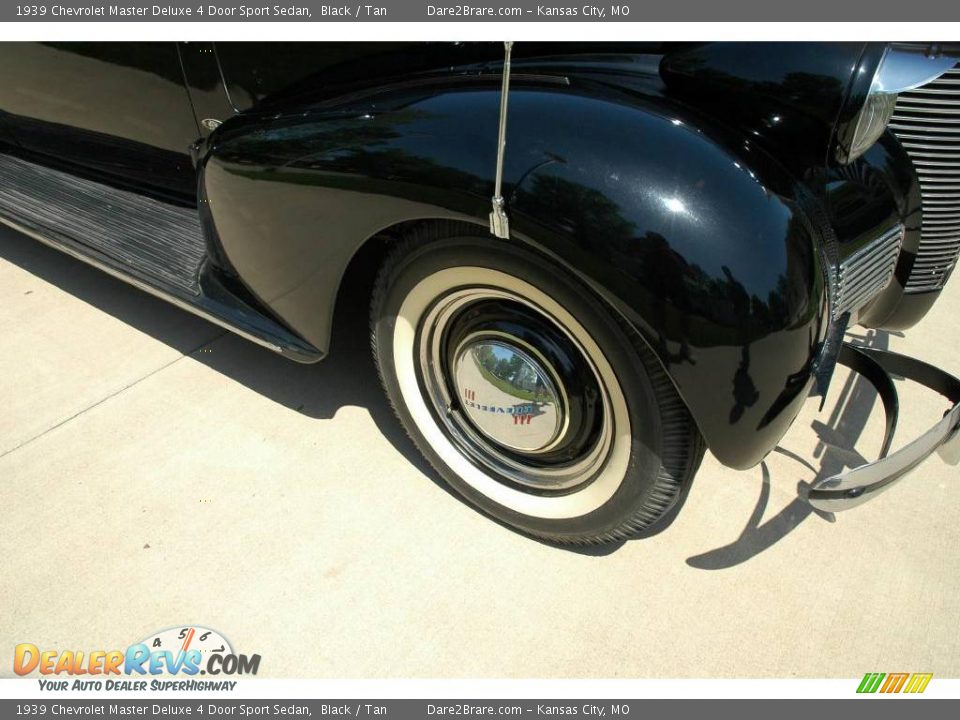 1939 Chevrolet Master Deluxe 4 Door Sport Sedan Black / Tan Photo #33