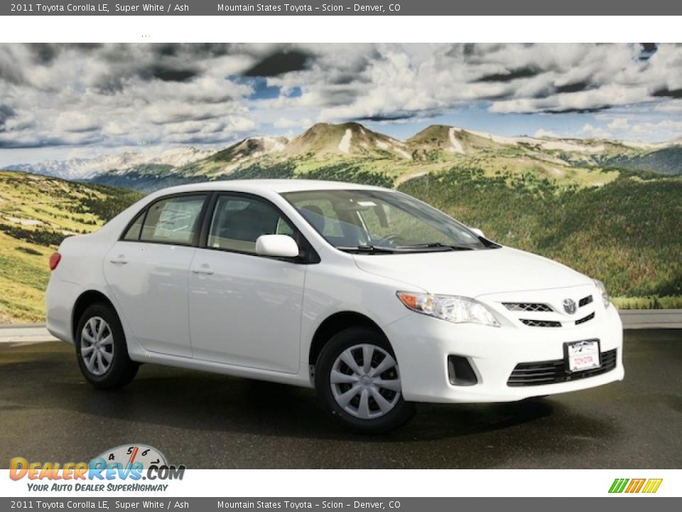 Front 3/4 View of 2011 Toyota Corolla LE Photo #1