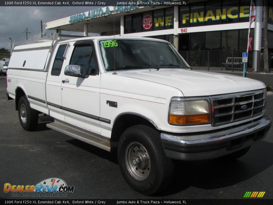 1996 Ford F250 XL Extended Cab 4x4 Oxford White / Grey Photo #1