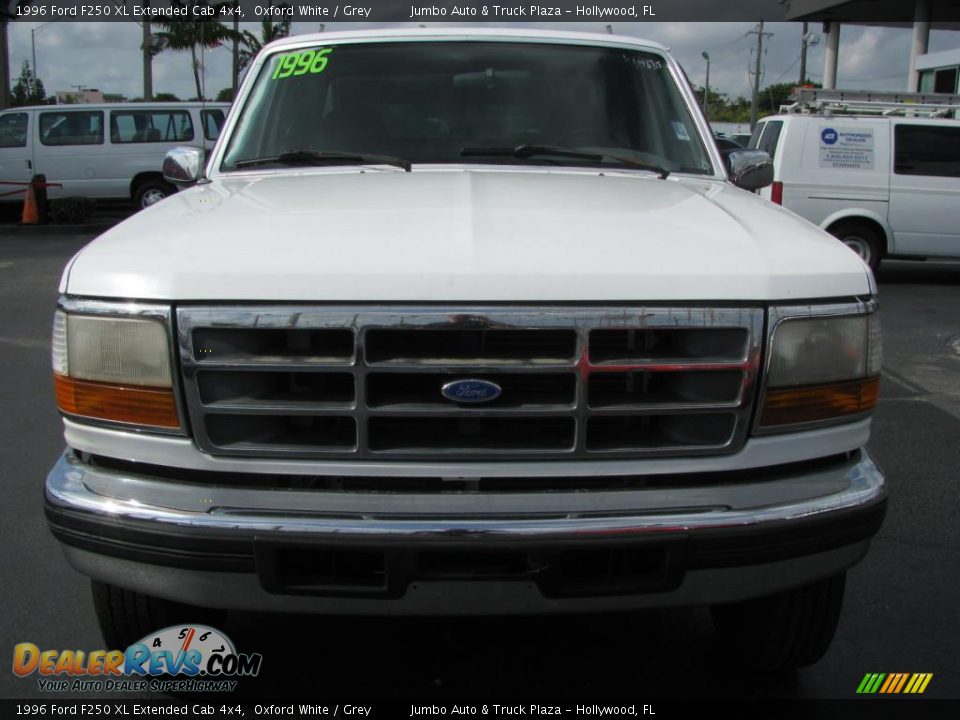 1996 Ford F250 XL Extended Cab 4x4 Oxford White / Grey Photo #3