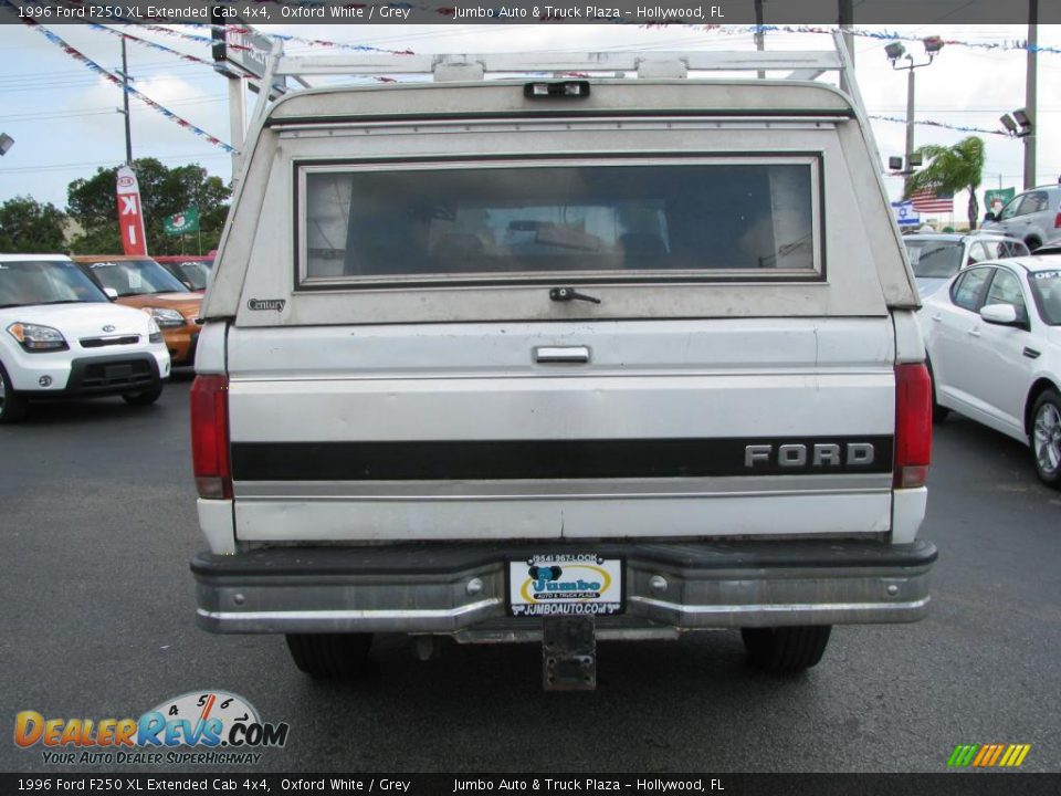1996 Ford F250 XL Extended Cab 4x4 Oxford White / Grey Photo #9