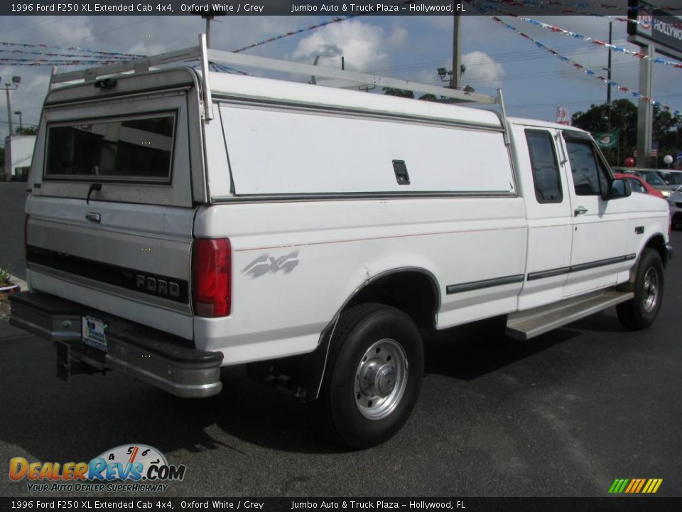 1996 Ford F250 XL Extended Cab 4x4 Oxford White / Grey Photo #12