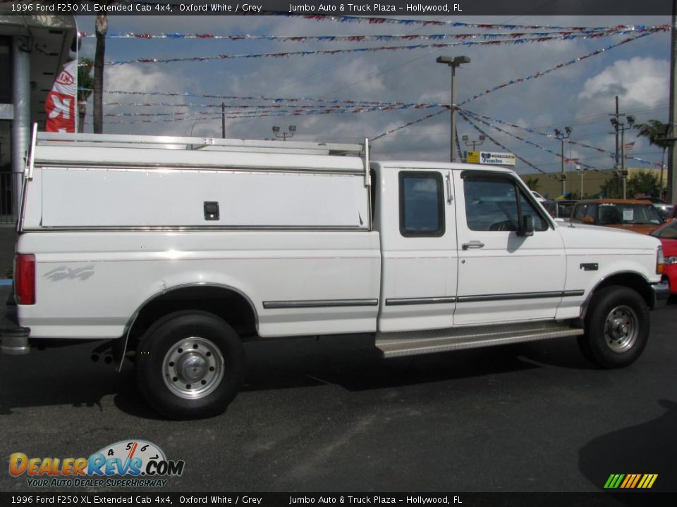 1996 Ford F250 XL Extended Cab 4x4 Oxford White / Grey Photo #13