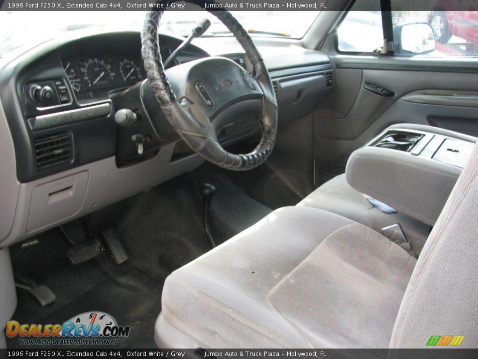 1996 Ford F250 XL Extended Cab 4x4 Oxford White / Grey Photo #15