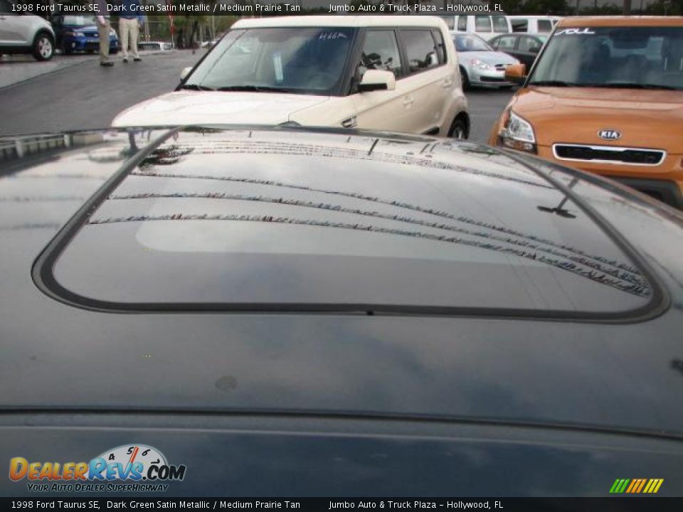 1998 Ford Taurus SE Dark Green Satin Metallic / Medium Prairie Tan Photo #11