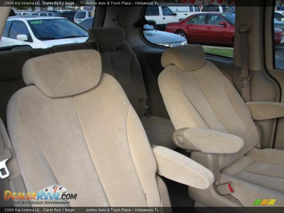 2006 Kia Sedona LX Claret Red / Beige Photo #18
