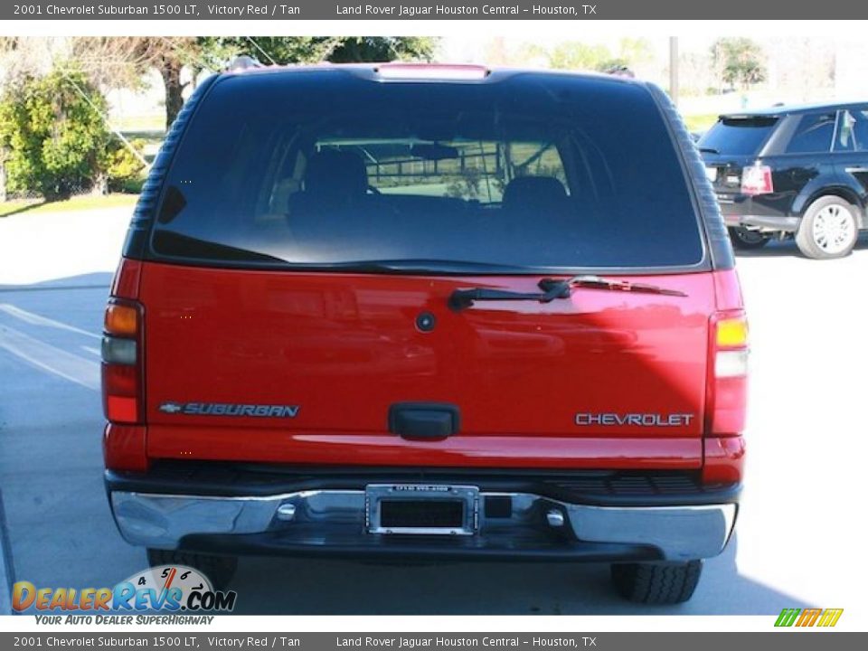 2001 Chevrolet Suburban 1500 LT Victory Red / Tan Photo #10