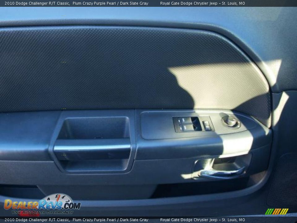 2010 Dodge Challenger R/T Classic Plum Crazy Purple Pearl / Dark Slate Gray Photo #15