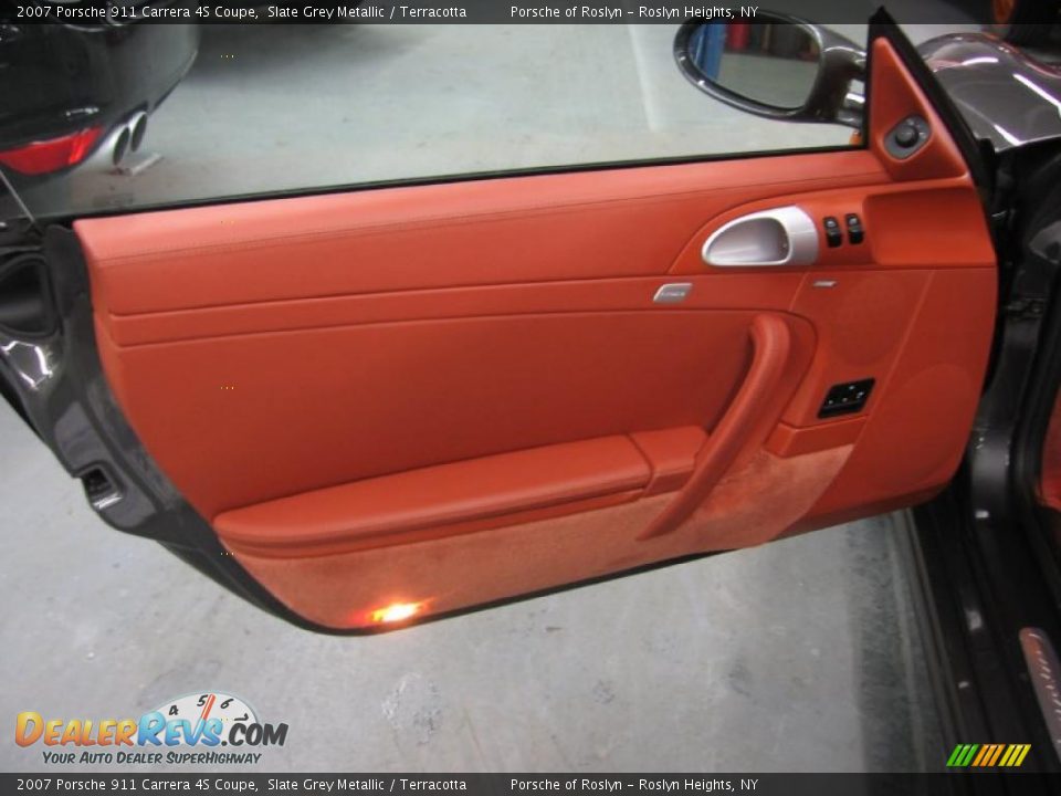 Door Panel of 2007 Porsche 911 Carrera 4S Coupe Photo #11