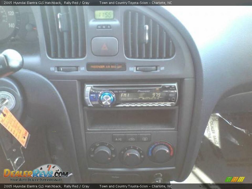 2005 Hyundai Elantra GLS Hatchback Rally Red / Gray Photo #8