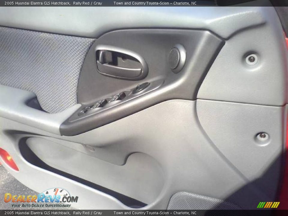 2005 Hyundai Elantra GLS Hatchback Rally Red / Gray Photo #12