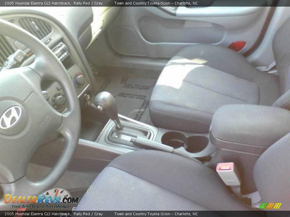 2005 Hyundai Elantra GLS Hatchback Rally Red / Gray Photo #13