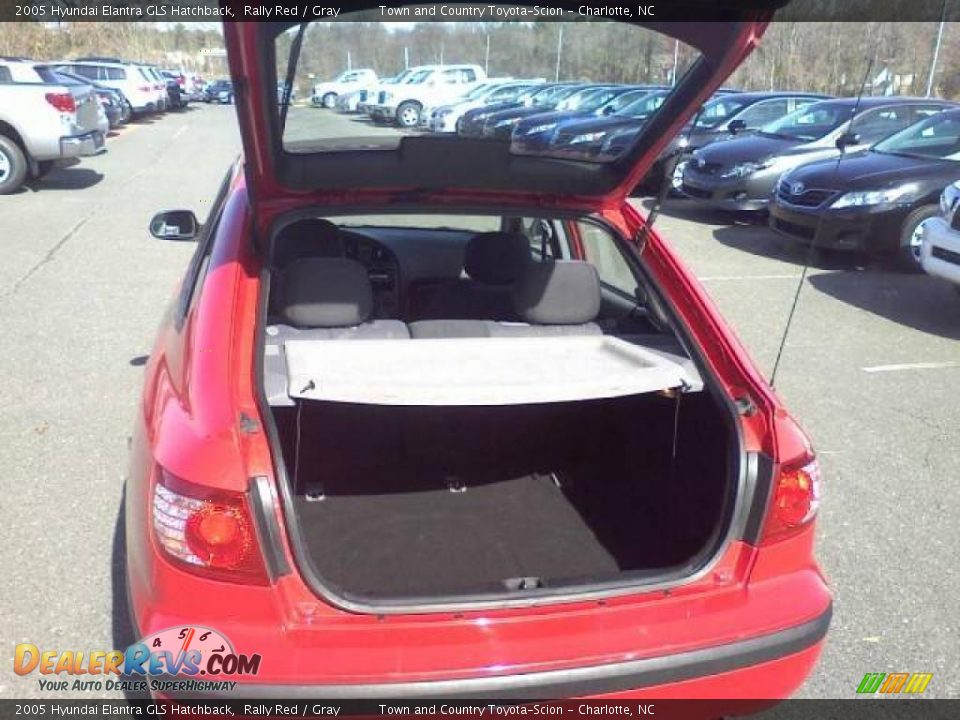 2005 Hyundai Elantra GLS Hatchback Rally Red / Gray Photo #15
